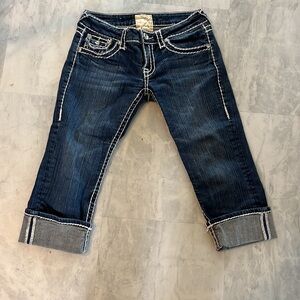 L.A. Idol  jeans  capris low rise Dark wash heavy white stitching Size 5 Junior